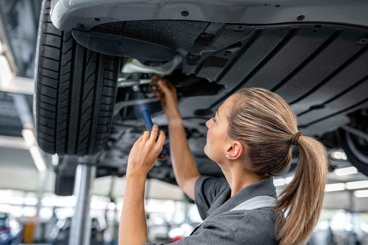 BMW merkkihuollon syysetu nyt 50 € - varaa aikasi heti!