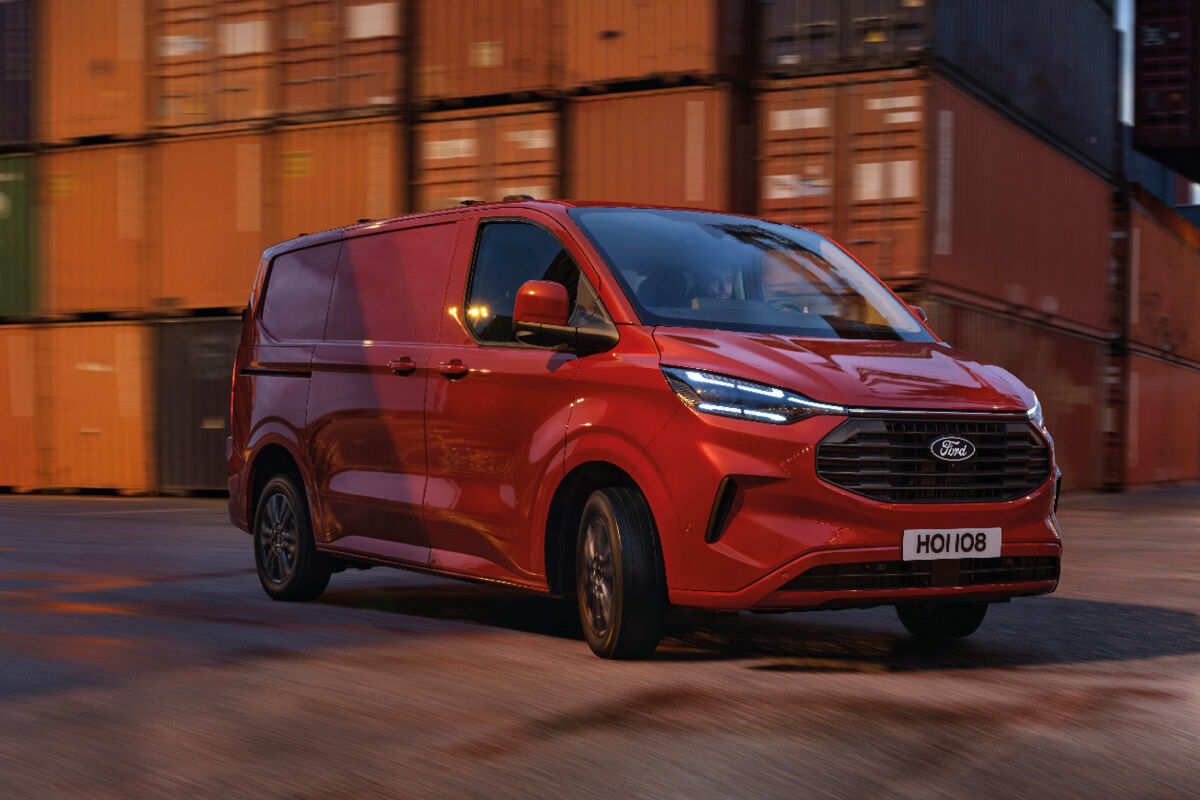  Täysin uusi Ford Transit Custom ennakkomyynnissä 