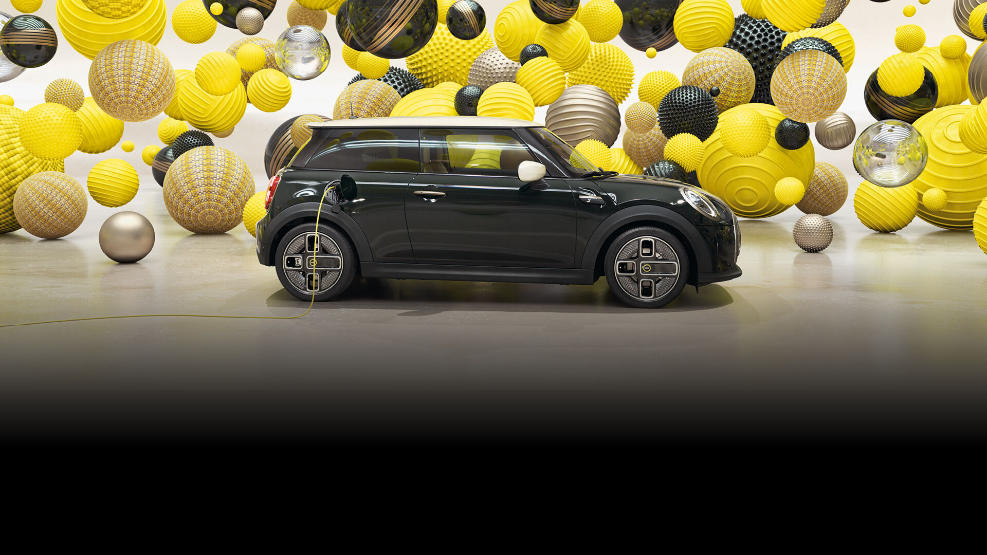 MINI Electric. Yksityisleasingillä sähköistä toimintamatkaa alk. 419 €/kk.