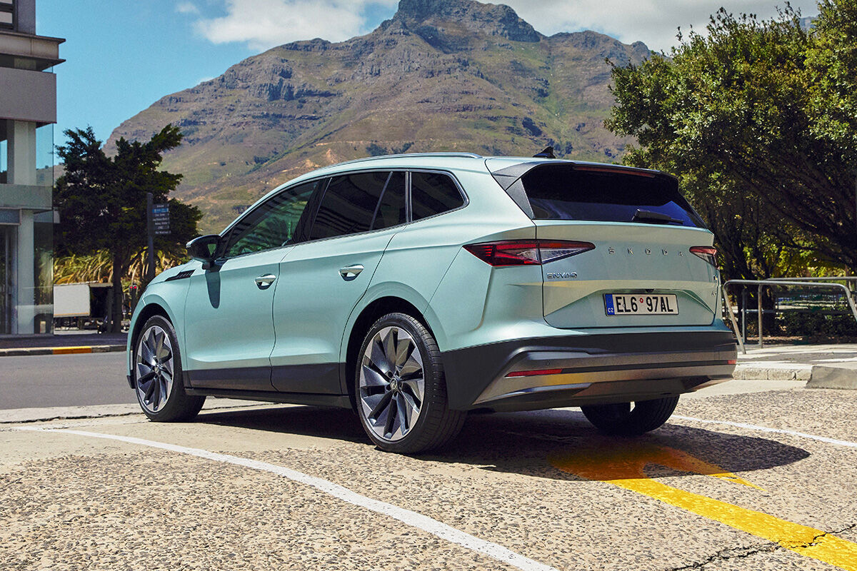 Škoda Enyaq uusi hinta. Etusi jopa 3.350 €. Autoja nopeaan toimitukseen.