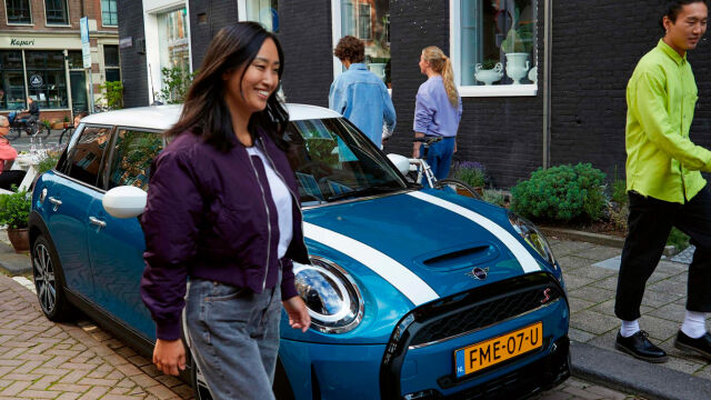 MINI HATCHBACK